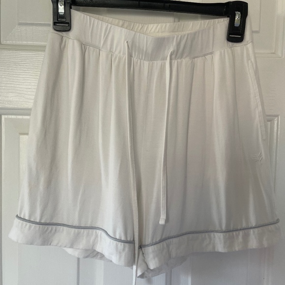 EUC Cozy Earth Women's Bamboo Stretch-Knit Pajama Short, Ivory Sz XS - Picture 4 of 12